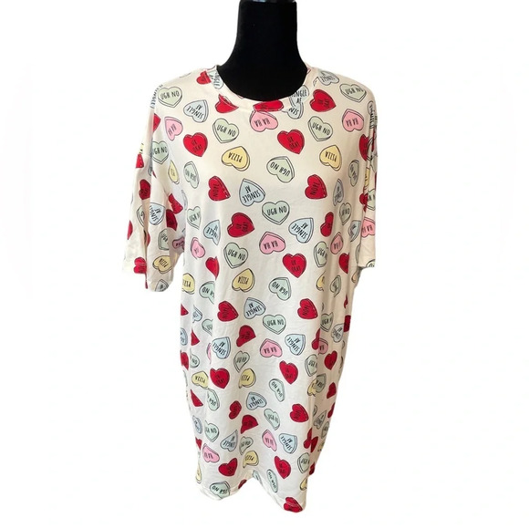 WILDFOX CANDY HEARTS PRINT OVERSIZED SLEEP T SHIRT IN WHITE Small - Picture 1 of 9